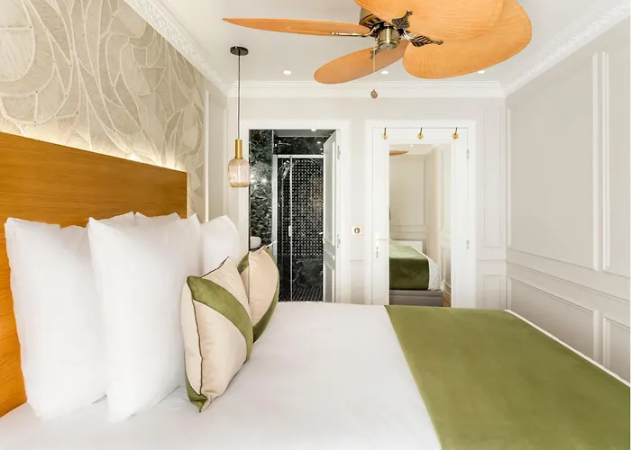 Merveil - Luxury - Champs Elysees -st George