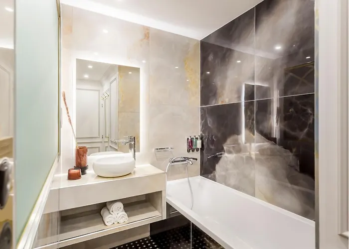 Merveil - Luxury - Champs Elysees -st George *